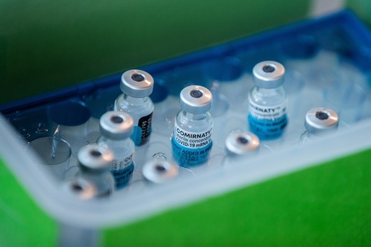 Нови правила: От понеделник до четвъртък ще се ваксинират само хора над 60 г. или с хронични заболявания