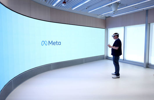 Meta пуска своя абонаментна услуга за виртуална реалност