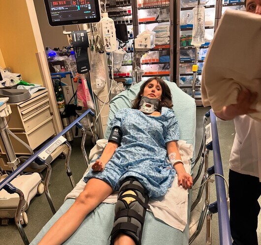 Нина Добрев е хоспитализирана след тежък инцидент с мотопед
