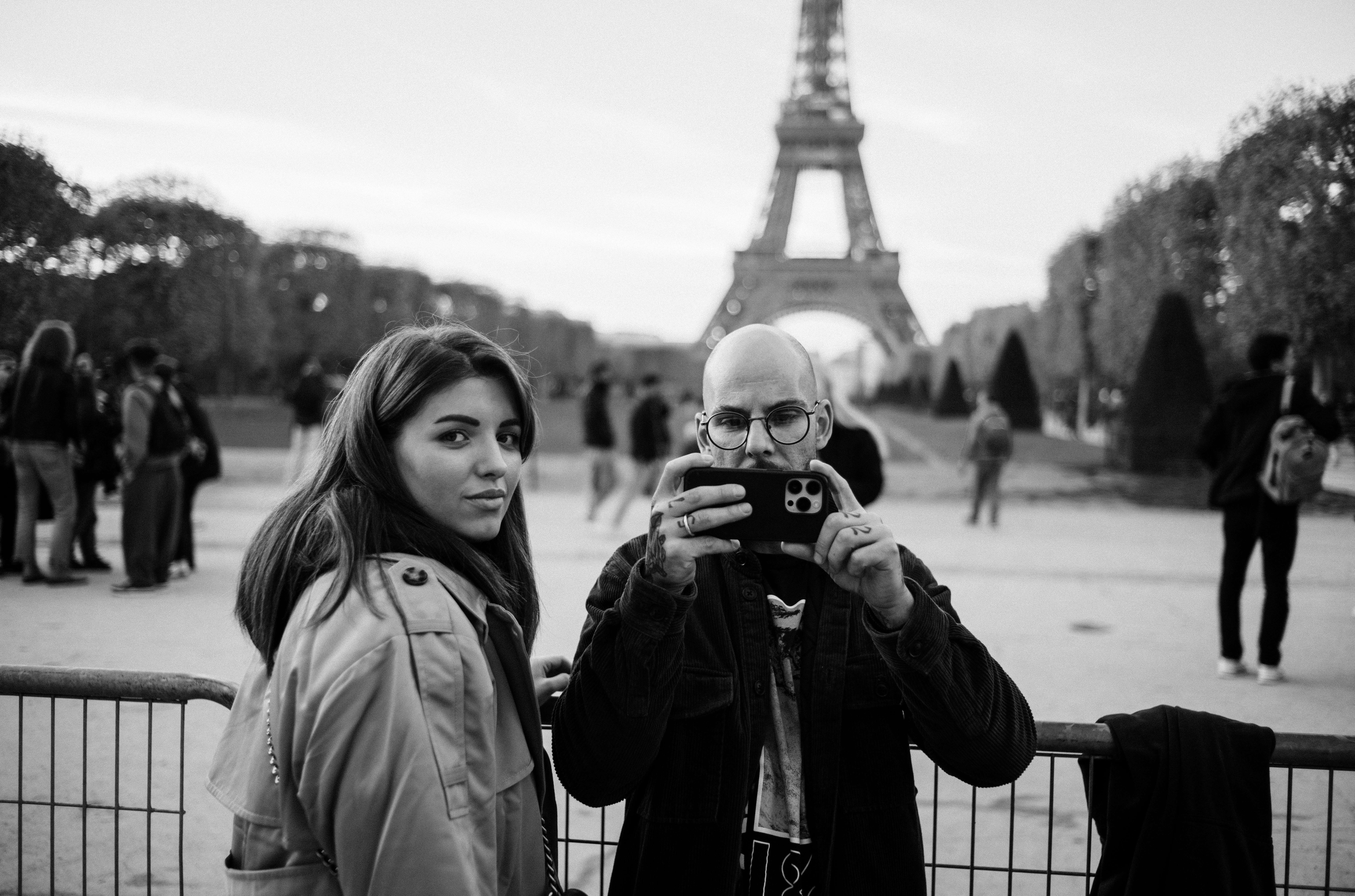  Велина Стефанова и брачният партньор ѝ Димитри Стефанов - селфи край айфеловата кула в Париж - изявление 