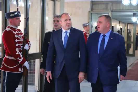 Бившият партньор на ГЕРБ - ВМРО - ще вкара свои хора в листите на Румен Радев