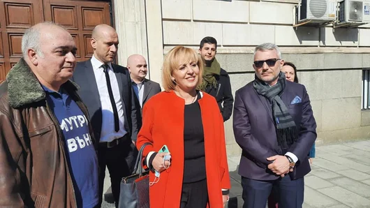 "Изправи се": Промяната продължава, просто изглежда по различен начин