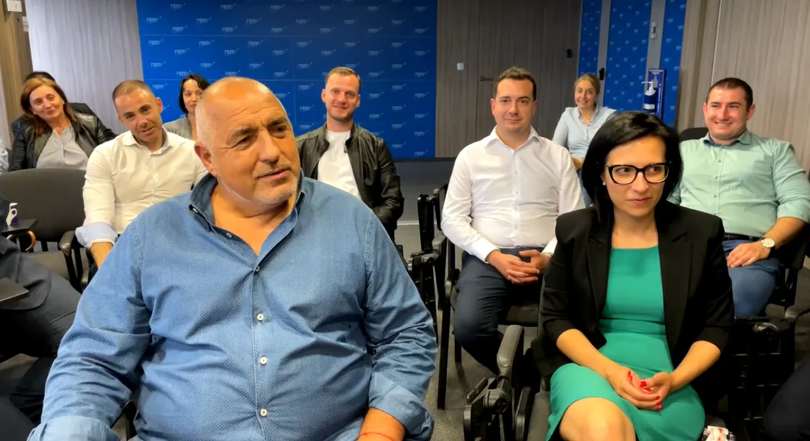Борисов събра активисти от ГЕРБ на рождения си ден и ги призова "да не се подвеждат" от "омразата на Радев"