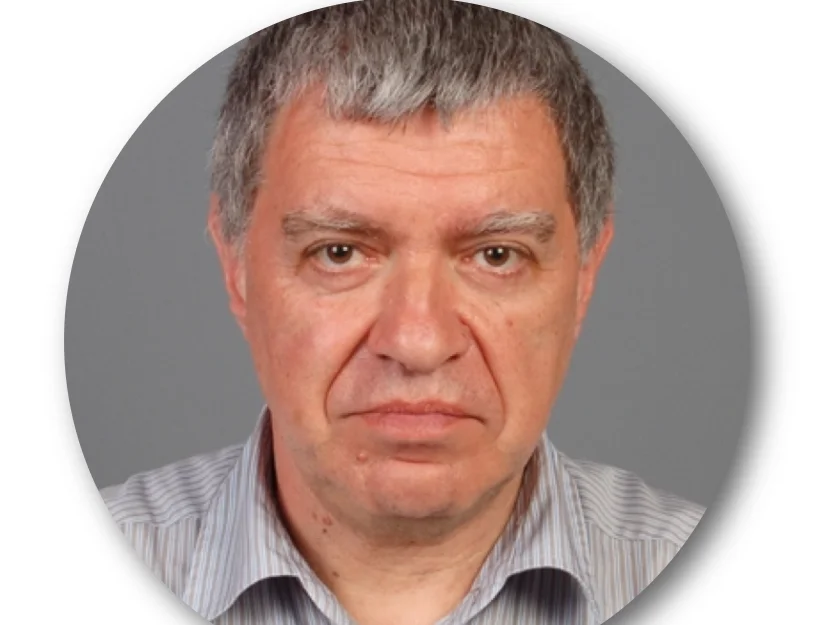 Отстраняват Михаил Константинов от "Информационно обслужване"