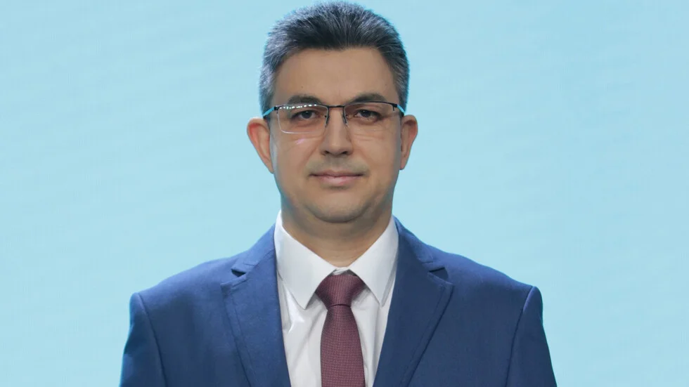 Пламен Николов ще оттегли кандидатурата си "по лични причини"