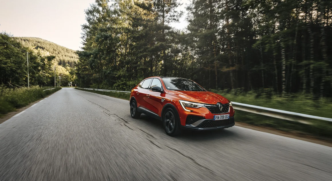 Renault Arkana - комфортен SUV с доза магия