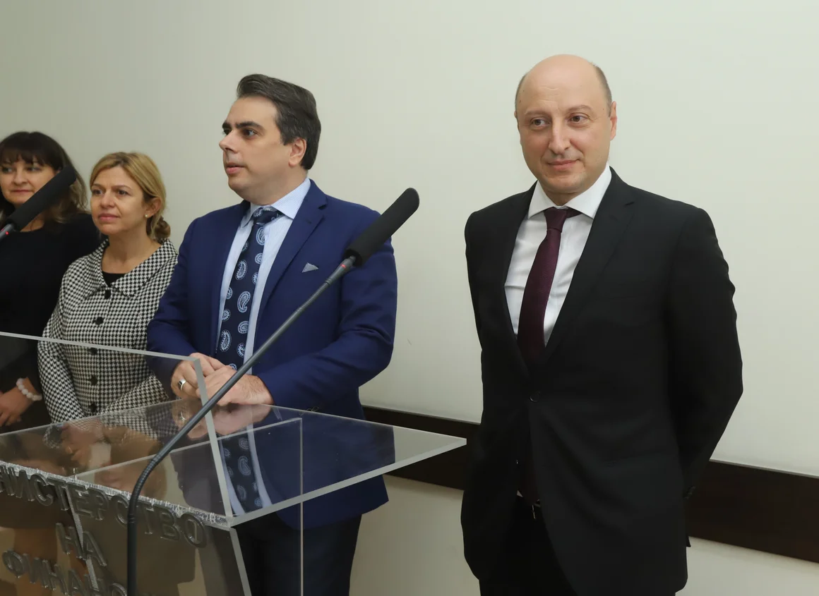 Кой е Валери Белчев - новият министър на финансите с диплома от Харвард