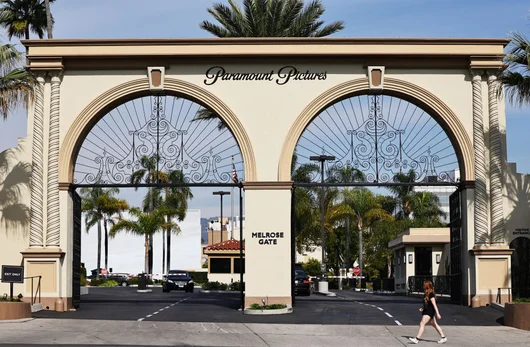 Великобритания одобри мегасделката между Paramount и Warner Bros