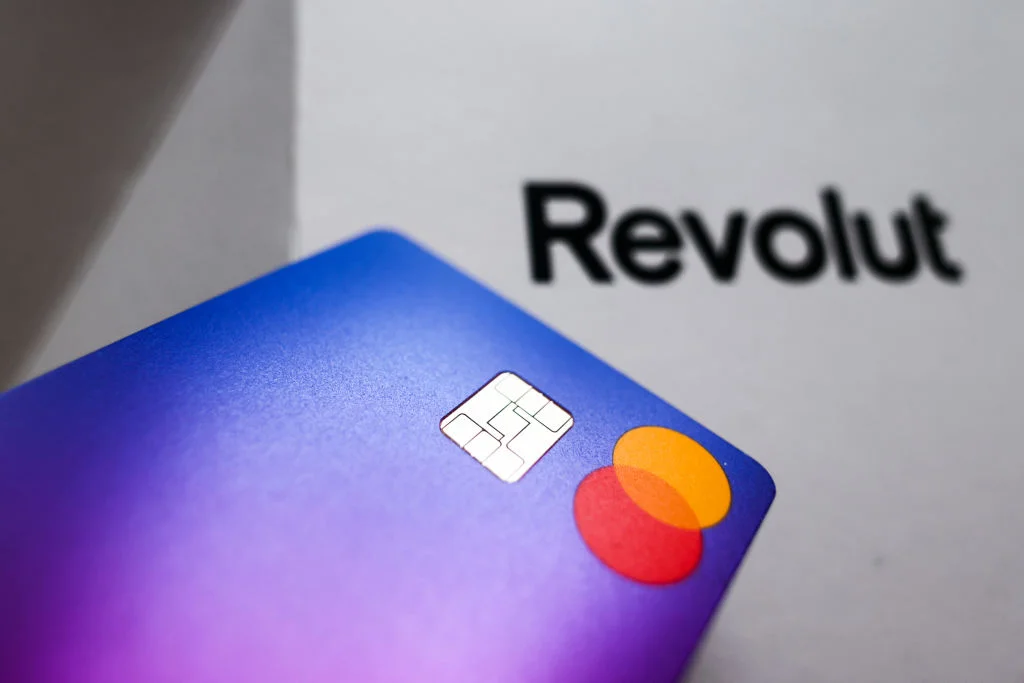 НОИ вече може да превежда обезщетения по Revolut