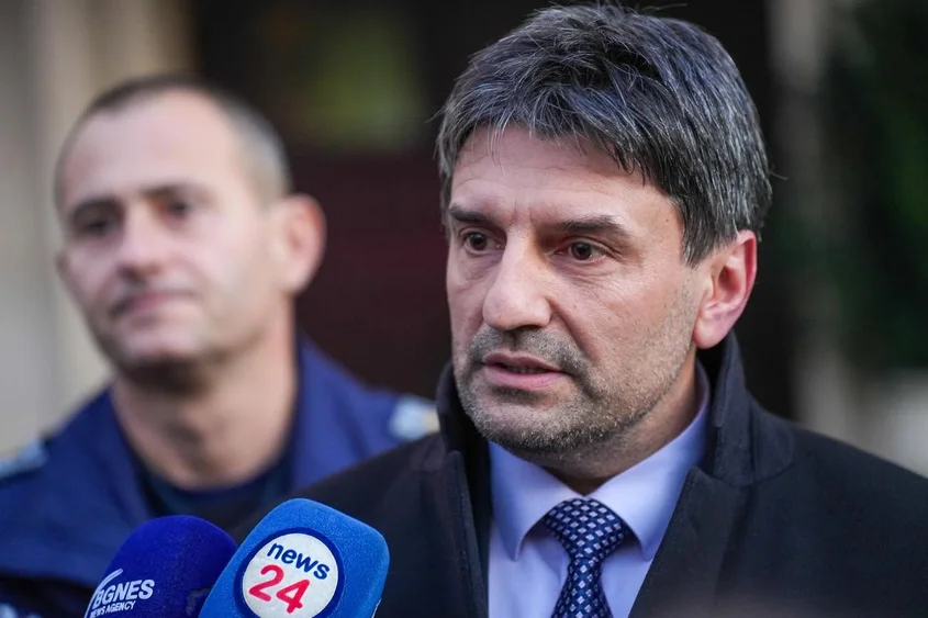 „Надявам се от утре всички наркозависими да са в абстиненция“ – реплика на Любомир Николов предизвика възмущение