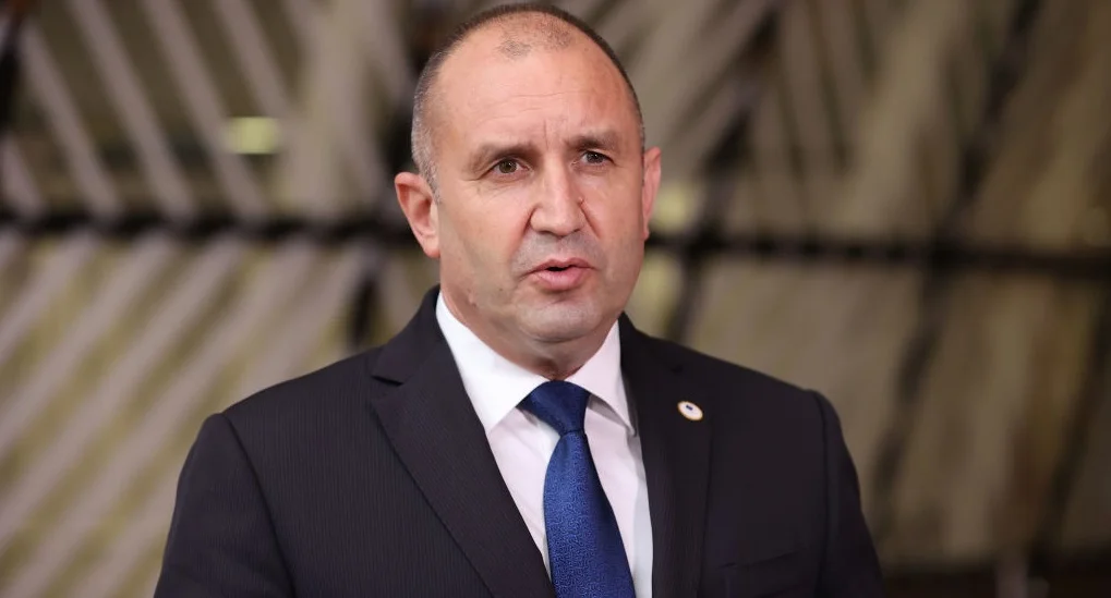 Радев нападна "партиите на войната" и омаловажи решенията на 48 НС: "Саморазпусна се от страх да формира кабинет"