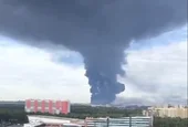 Украйна удари две руски рафинерии, черен дим се издига над град Ярославъл