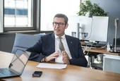 Страхът е лош съветник - Кристоф де Мил за AI, дигиталното евро и бъдещето на банкирането