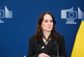 Зеленски освободи своя заместничка часове след обиски по разследване за корупция