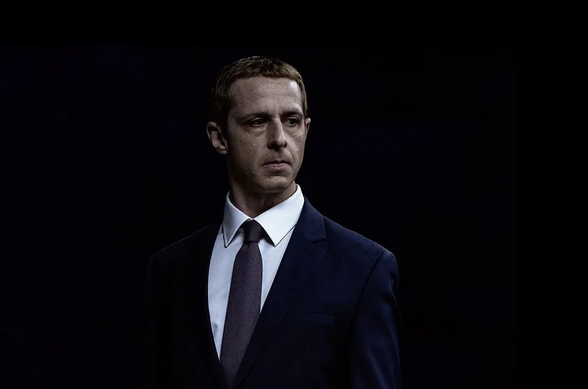 От Succession до Facebook - защо Джеръми Стронг се съгласи да играе Марк Зукърбърг