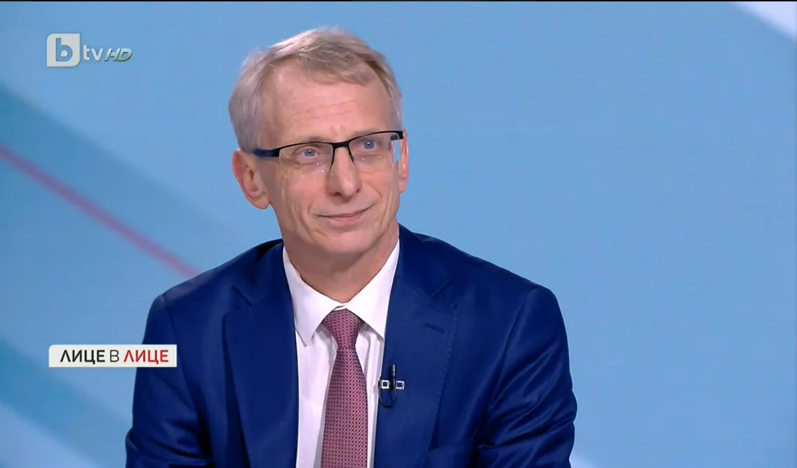Денков похвали разказа от матурата за 7. клас, но се разграничи от коментарите на автора му