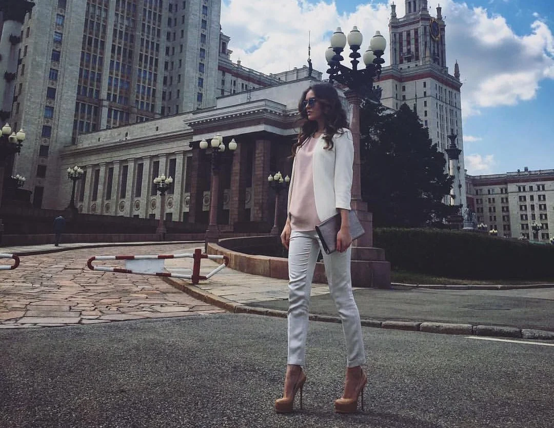 Леонела Мантурова