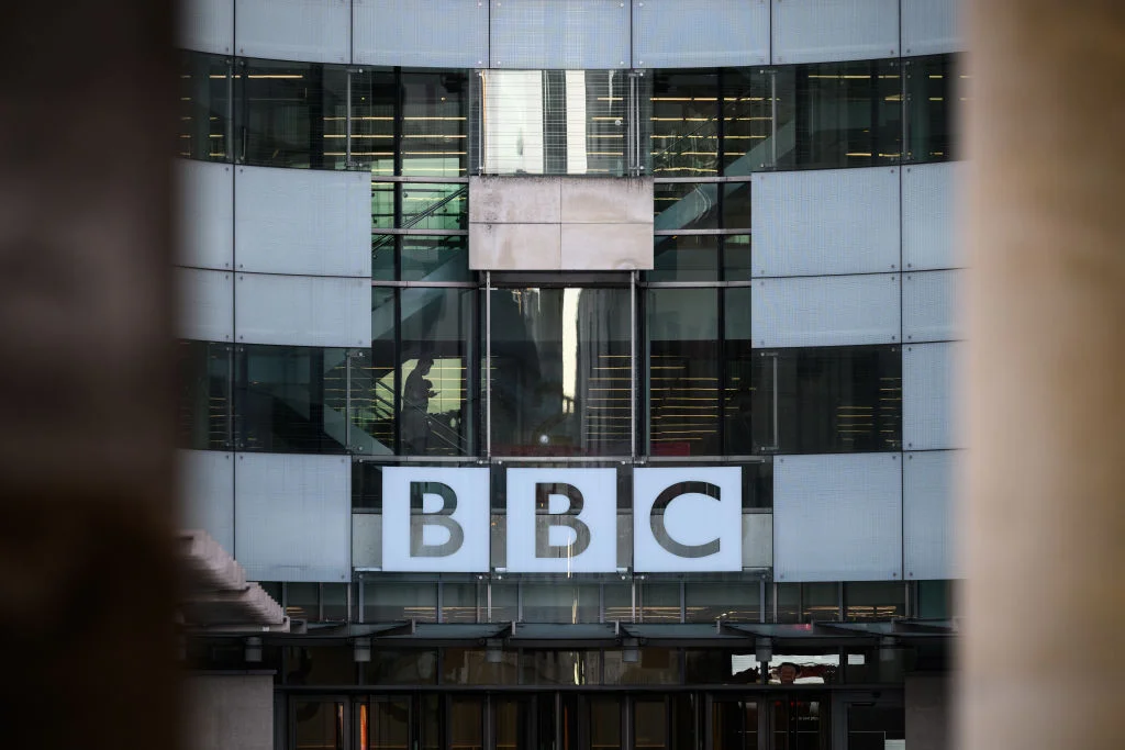 Москва блокира BBC и още независими медии, Google и YouTube спряха напълно рекламите в Русия