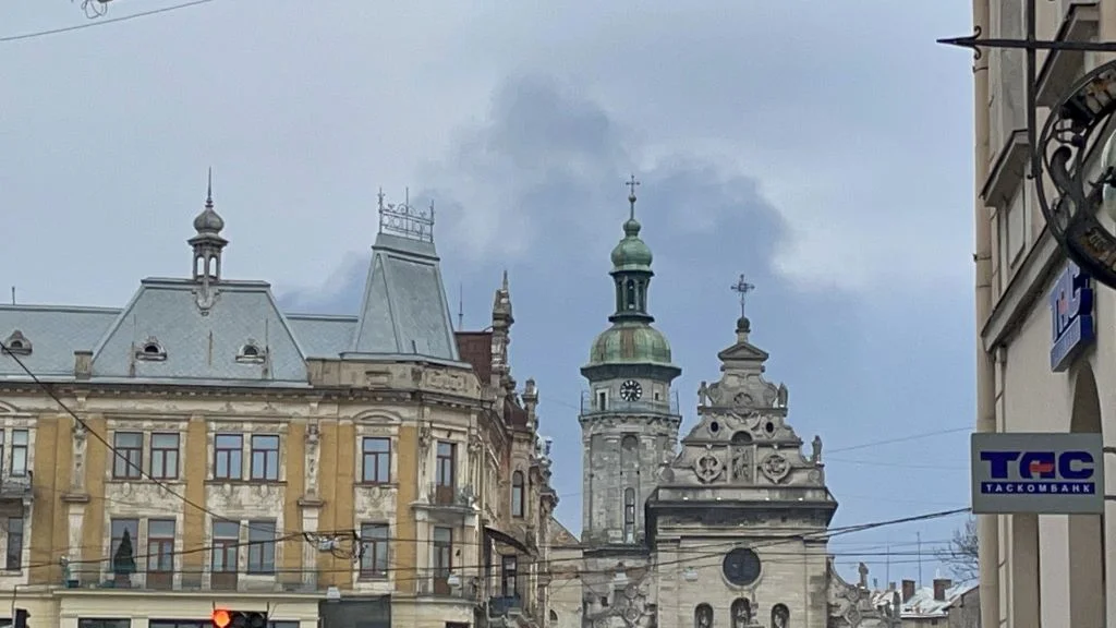 Русия обстрелва Лвов, докато Байдън е на визита в Полша