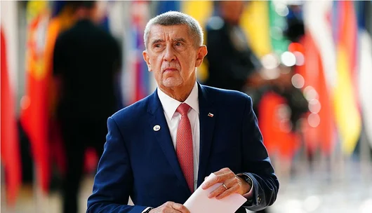 След Фицо и чешкият премиер Андрей Бабиш пристига в София