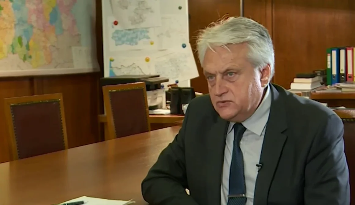 Рашков защити решението за съкращаване на броя руски дипломати в България