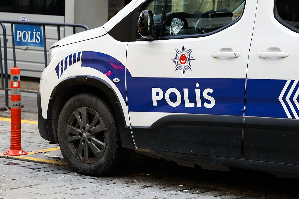 Ученик на 15 г. простреля 10 души в гимназия в Турция