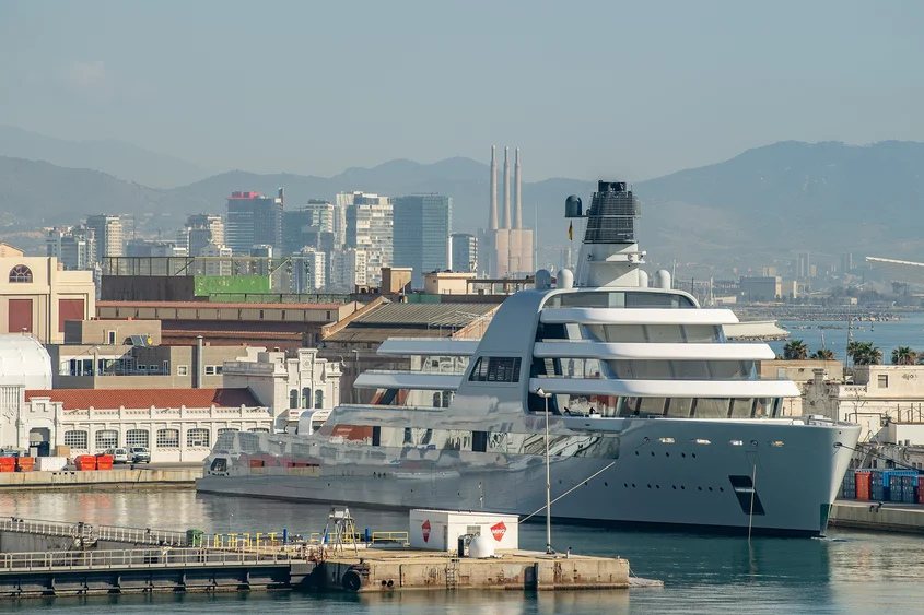 yacht