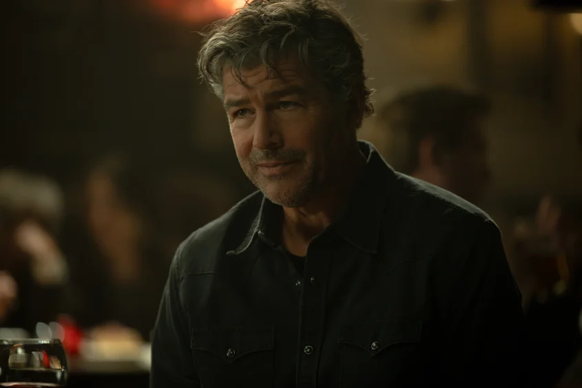 Kyle Chandler_Lanterns_HBO