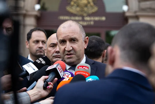 Радев: Най-логично е Русия да седи зад атаките с дронове, но не можем да го докажем