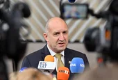 Радев подкрепи сделката между Тръмп и Путин за руския дизел