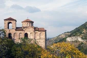 Асеновград на църквите, булките и патешкото магре