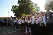 Първият учебен ден започва, над 55 000 деца влизат в клас за първи път