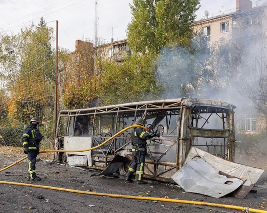 Руски удар срещу автобус в Краматорск уби най-малко 30 цивилни