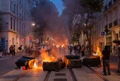 Близо 1000 души са арестувани след нови сблъсъци на протестите във Франция