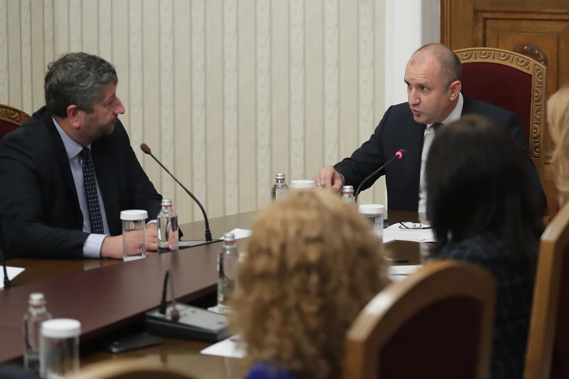 Вместо консултации за нов кабинет: Радев нападна остро ДБ заради военната помощ за Украйна 