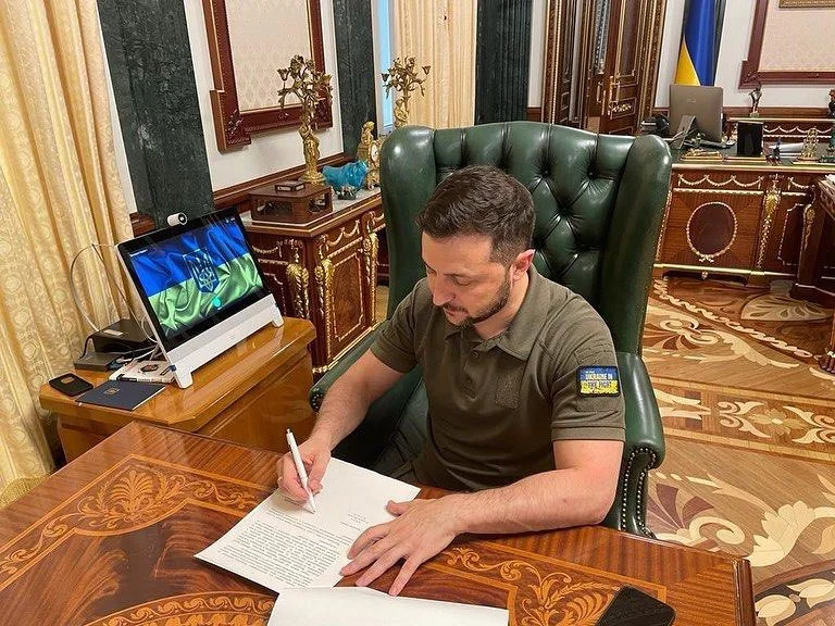 Зеленски подписа закона за националните малцинства. Приемането му беше поискано от ЕС