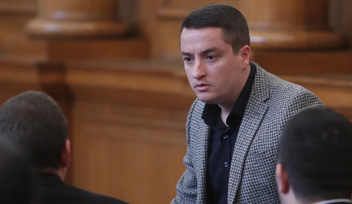 Явор Божанков е изключен от групата на БСП 