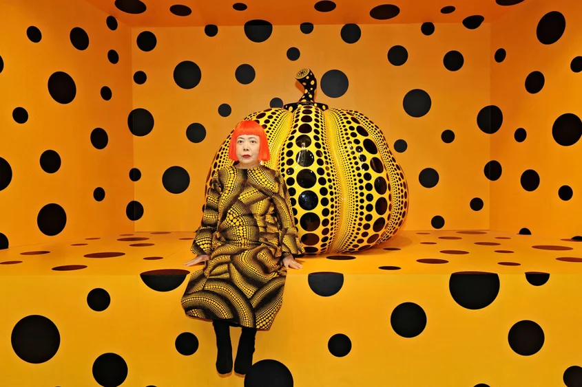 Kusama-Yayoi-_Kusama-with-Pumpkin_2010_1500x1000-1440x960