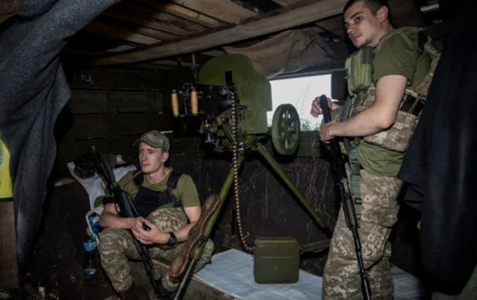 Украинските сили отблъскват руските атаки в Бахмут с картечници от Първата световна война