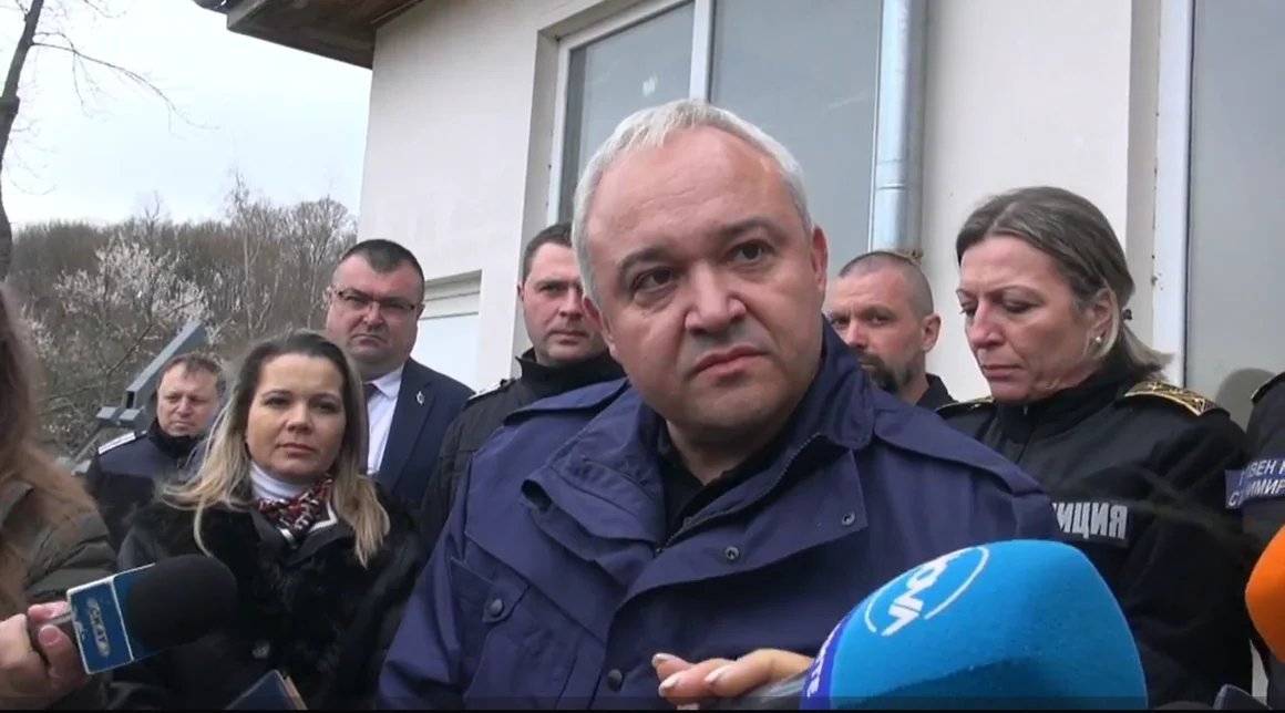 Демерджиев: Водещата версия за бомбените заплахи е за хибридни атаки, свързани с Русия