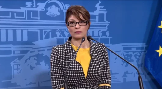 Легитимен ли е изборът на Атанасова и Белазелков след подигравката на парламента с КС? 