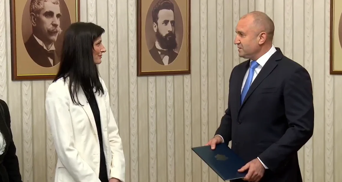 Мария Габриел ще върне празна папка. Възможен е и ротационен премиер 