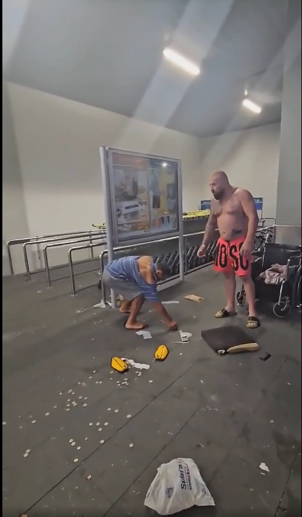 След скандала с Динко Вълев: МВР-Бургас арестува мъжа, събирал парите на просяка