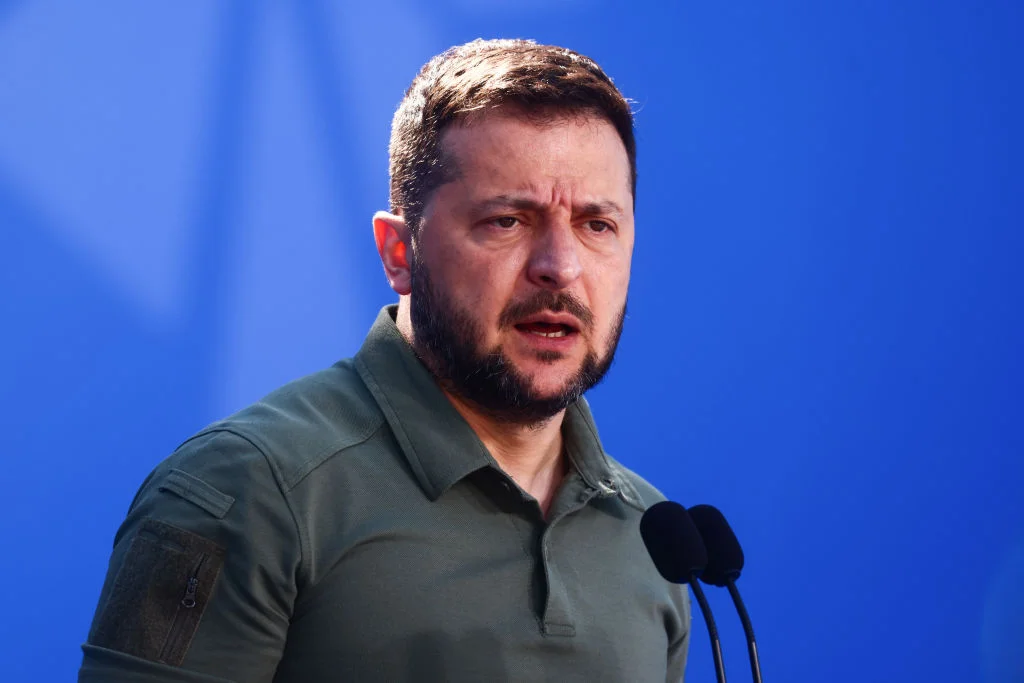 Зеленски почете паметта на украински пилоти, които загинаха в Деня на украйнската авиация