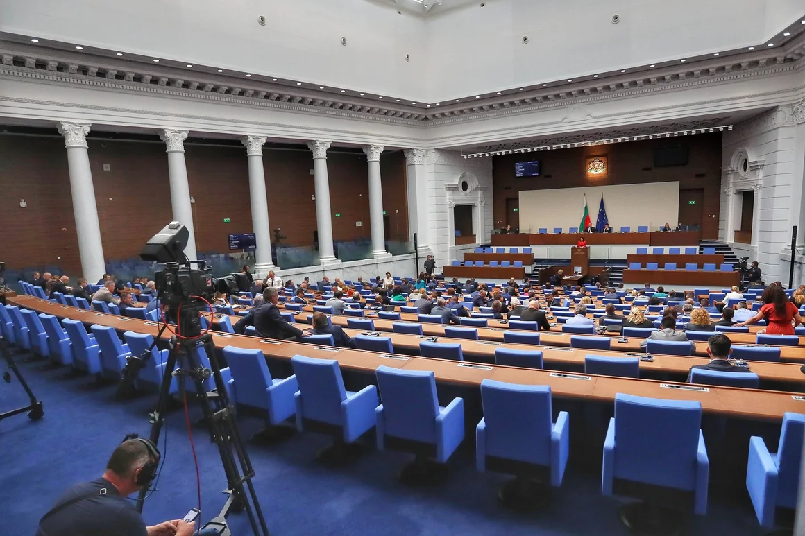 ДАНС, ГЕРБ, ДПС и ИТН тръгнаха в атака срещу машинното гласуване в последния ден на кампанията