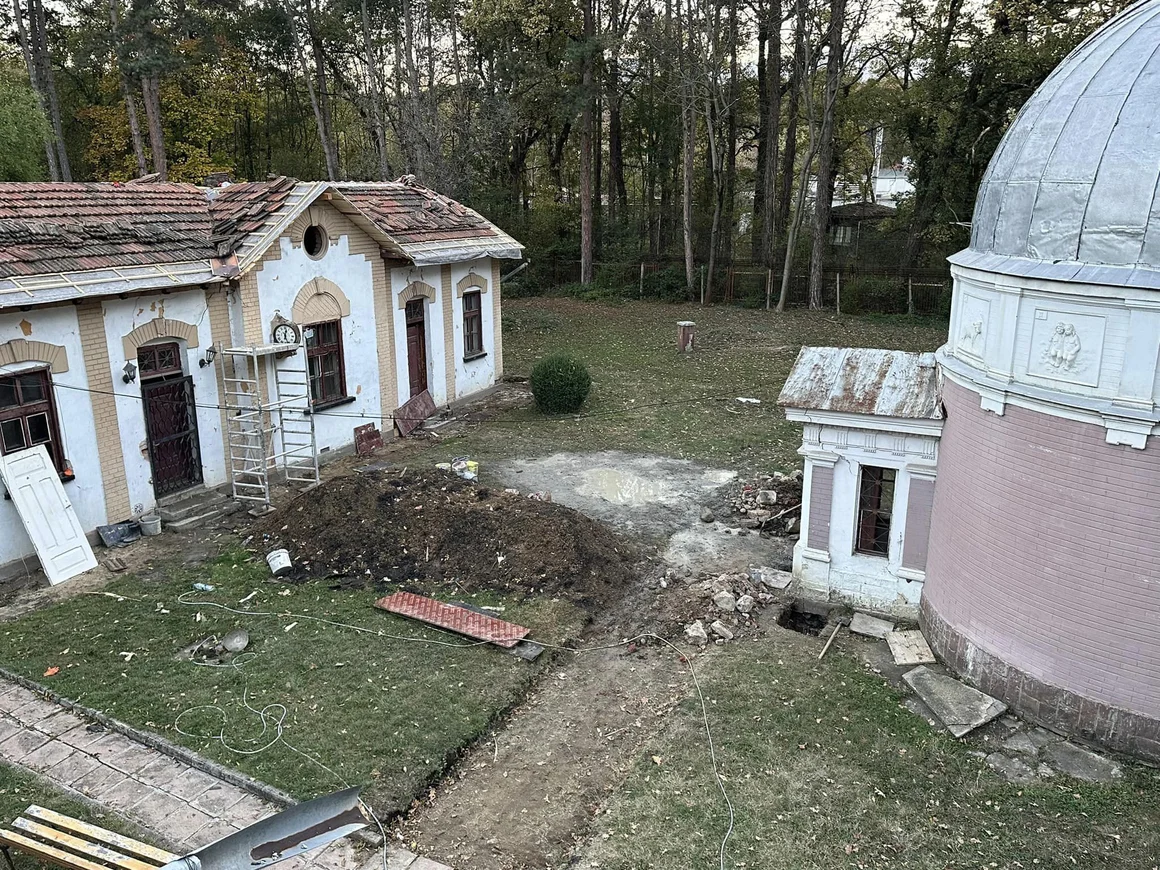 Обсерваторията на СУ е в окаяно състояние, докато уж тече ремонт за 6 млн. лв. 