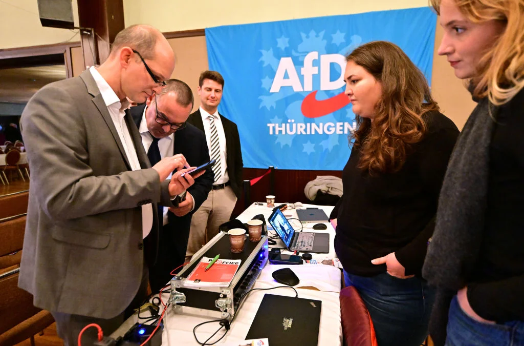 Система за доноси на AfD сплашва учители и ученици, които не са "неутрални" в клас