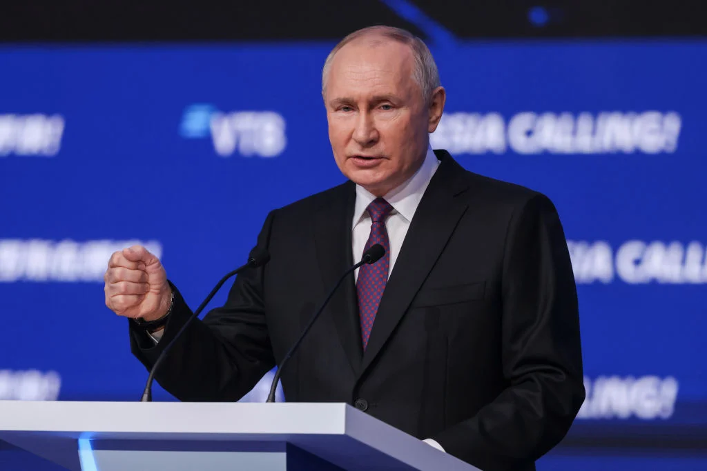 Путин вдига данъците. Какво се случва с икономиката на Русия?
