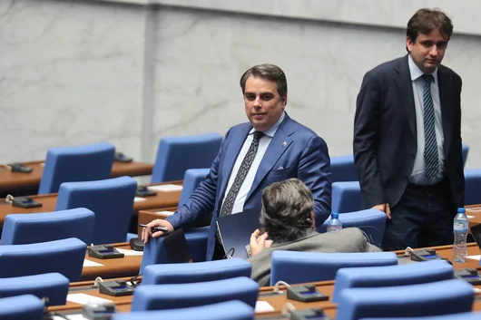Асен Василев: ГЕРБ прави "артилерийска подготовка" за нова постна пица