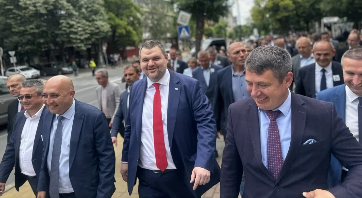 Избори ли? ДПС вече се намести във властта по служебен път